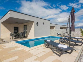 Villas Resort in Vir with pool